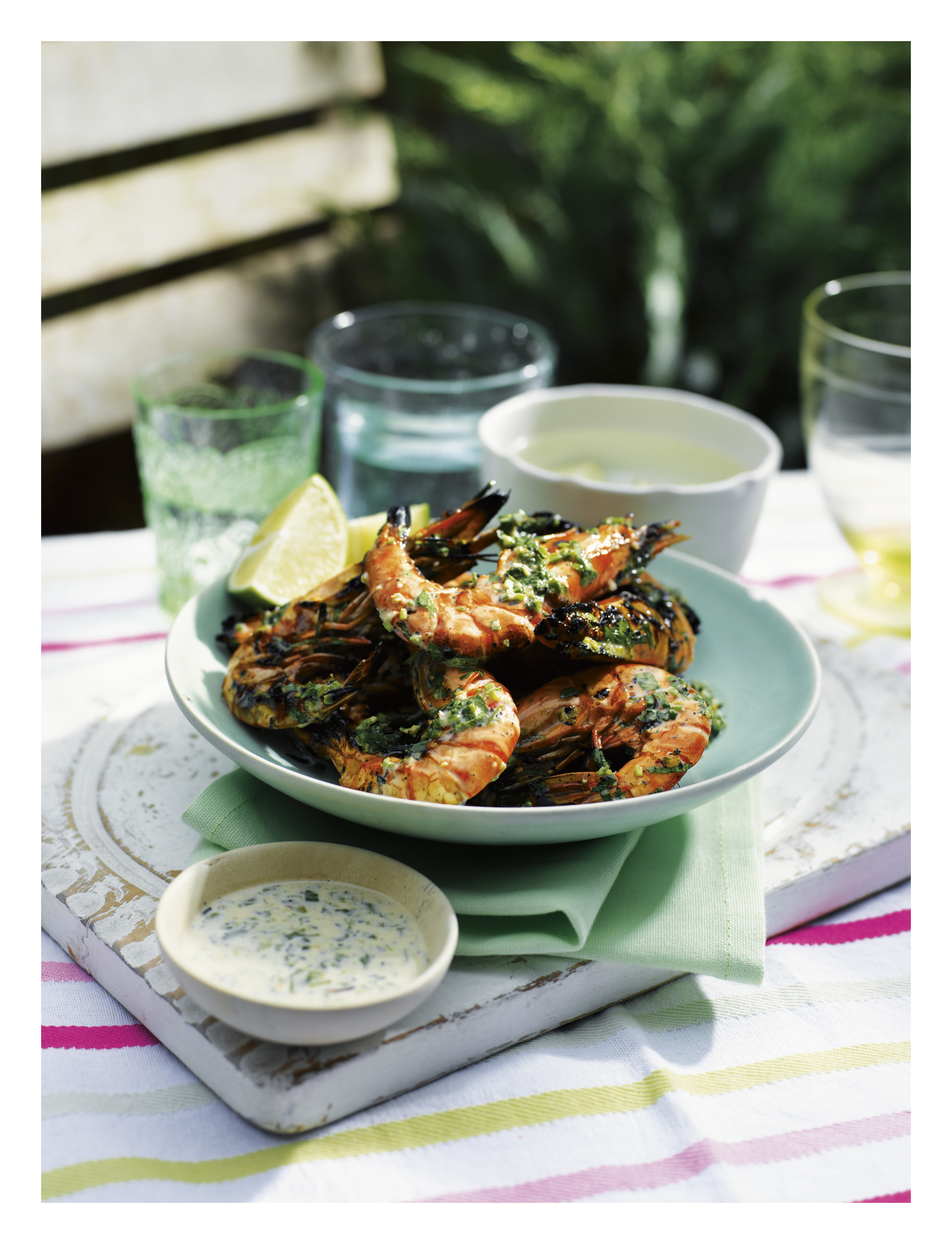 recipe image Crevettes tigrées et dressing de citron vert